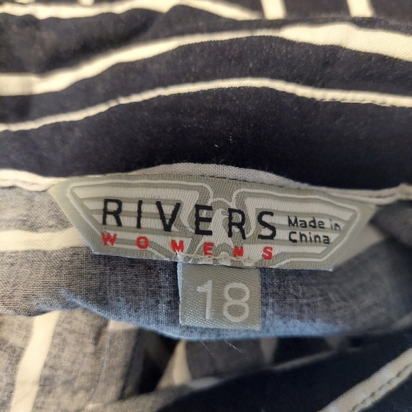 Rivers size 18 long sleeve top. - Picture 5 of 6